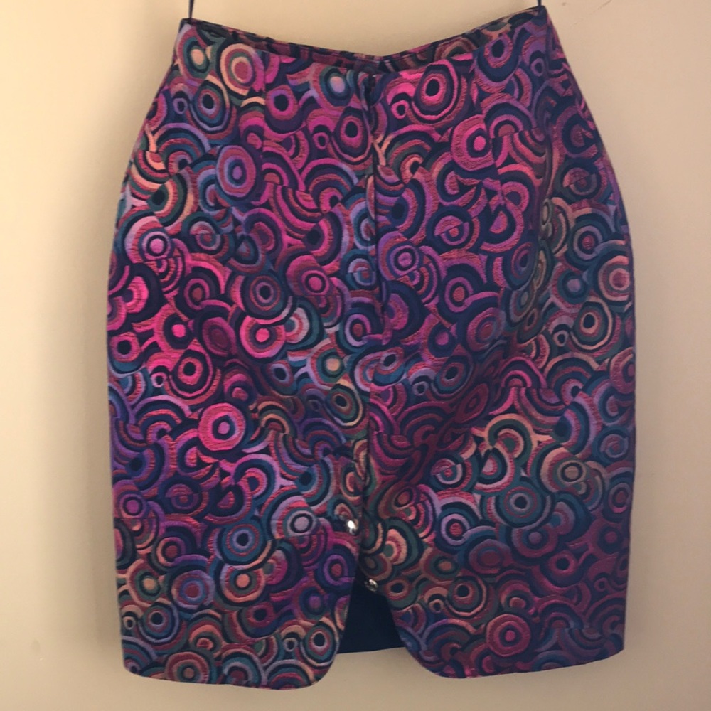 Retro Suit - Picture 2 of 4